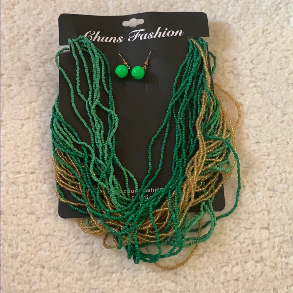 Green/Gold necklace with Earrings